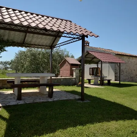 House Mariano בית נופש